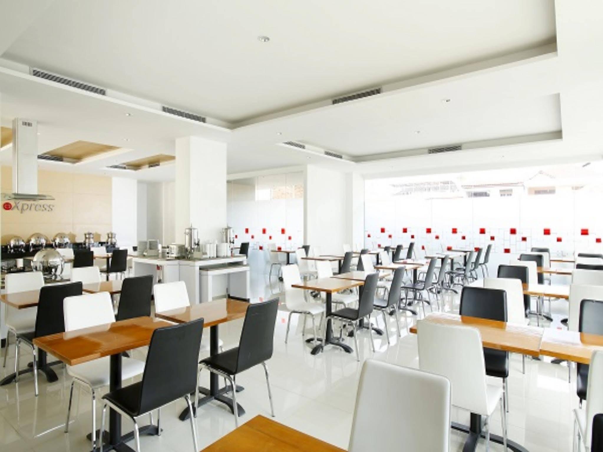 Amaris Hotel Tebet Jakarta Ngoại thất bức ảnh