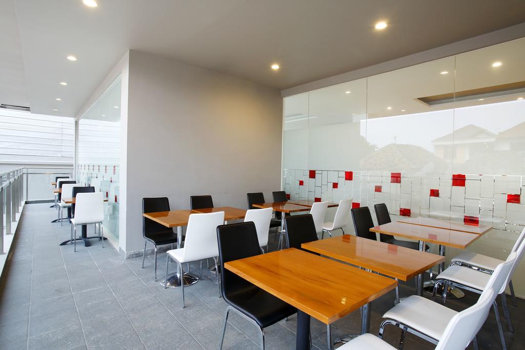 Amaris Hotel Tebet Jakarta Ngoại thất bức ảnh